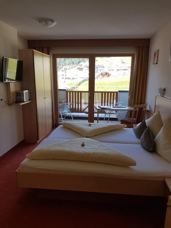 Hotel Garni Alpendiamant Фісс Екстер'єр фото